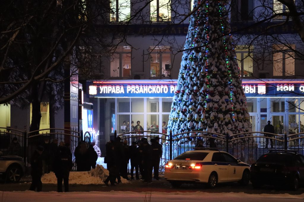 Gunman opens fire in Moscow services center, kills two people