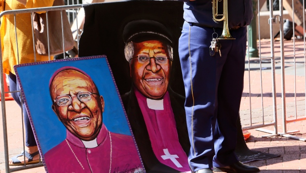 ‘A moral giant’: South Africans pay their respects to Desmond Tutu