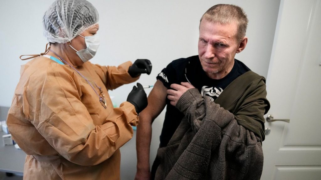 Russia sets another monthly record for virus-linked death