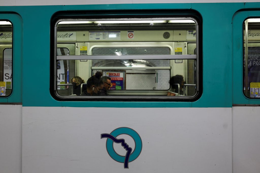 Major strike at Paris metro disrupts daily commute for millions