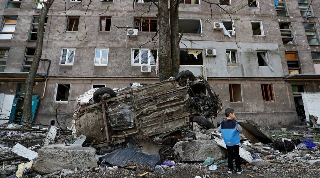 A fighter describes dire conditions in a Mariupol steel plant