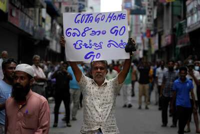 Workers strike to pressure Sri Lankan president to step down