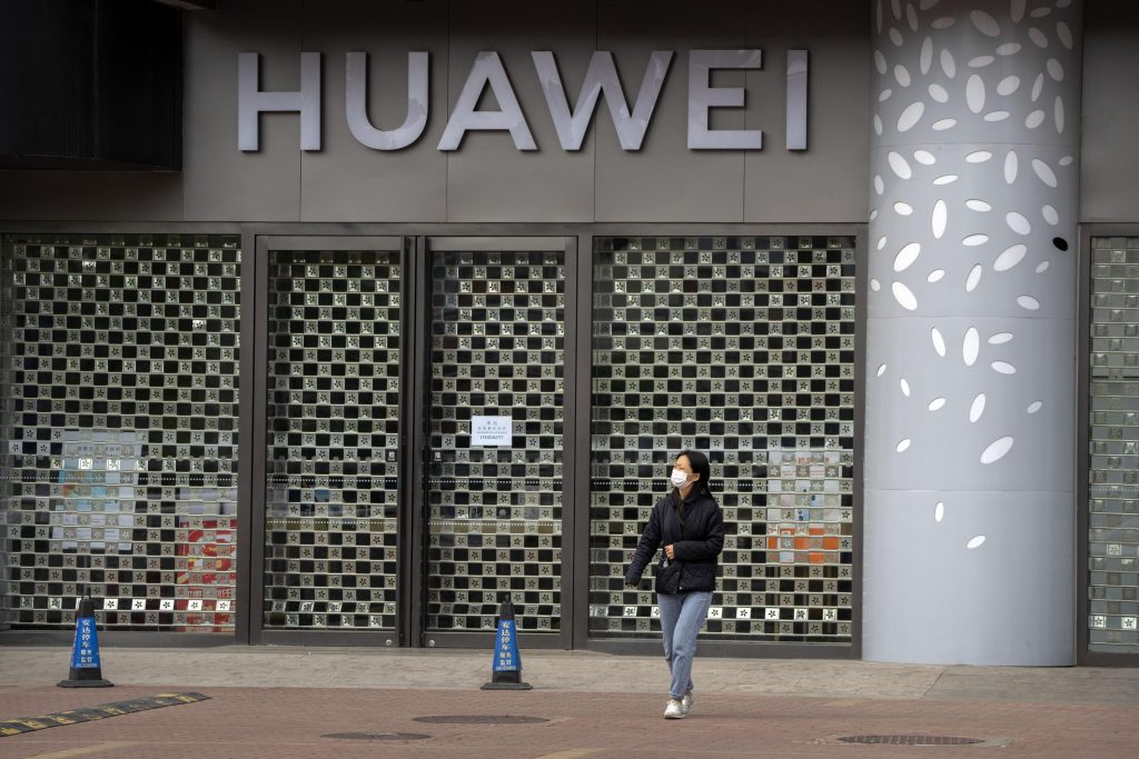 Canada bans China’s Huawei Technologies from 5G networks