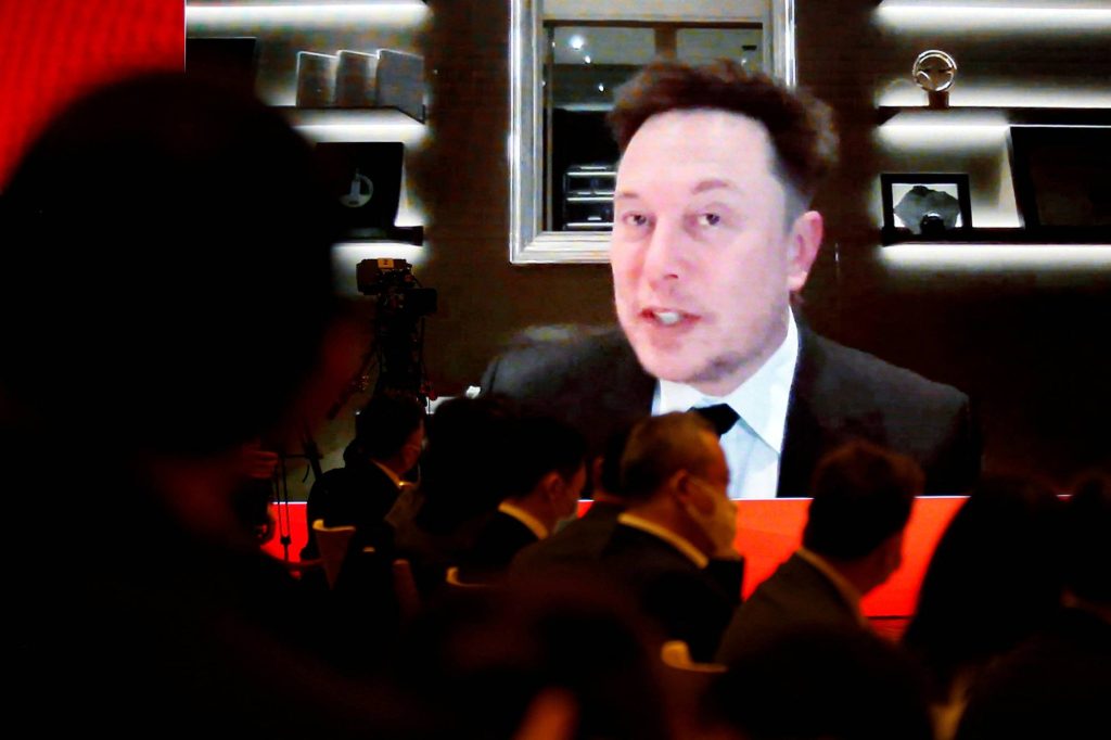 Elon Musk’s ties to China could create headaches for Twitter