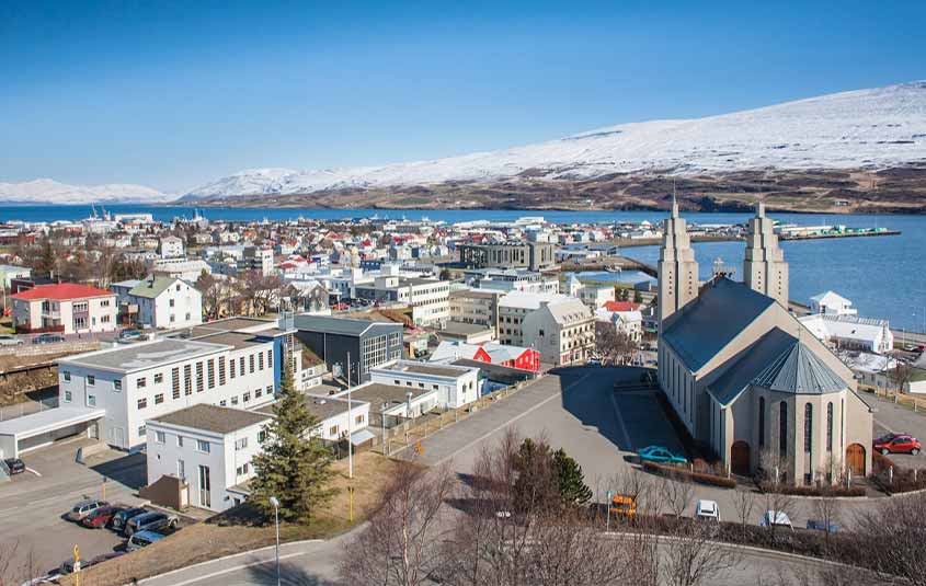 Skiing in North Iceland: beauty, backcountry and the Arctic Ocean