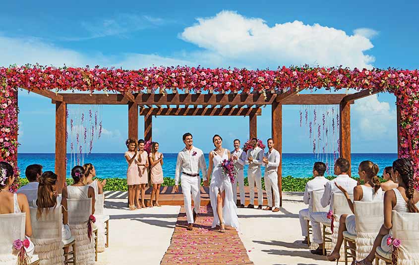 Book a complimentary wedding with Dreams Resorts & Spas