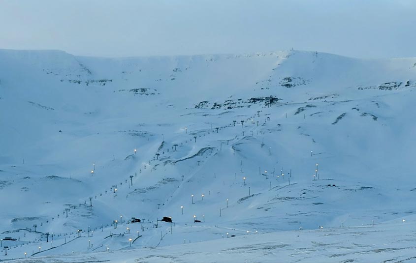 Skiing in North Iceland: beauty, backcountry and the Arctic Ocean