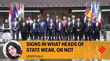 Signs in what heads of state wear, or not